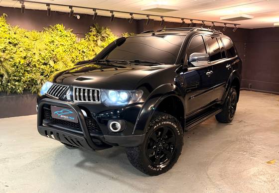 MITSUBISHI PAJERO DAKAR 3.5 HPE 7 LUGARES 4X4 V6 24V FLEX 4P AUTOMÁTICO MITSUBISHI PAJERO DAKAR 3.5 HPE 7 LUGARES 4X4 V6 24V FLEX 4P AUTOMÁTICO
